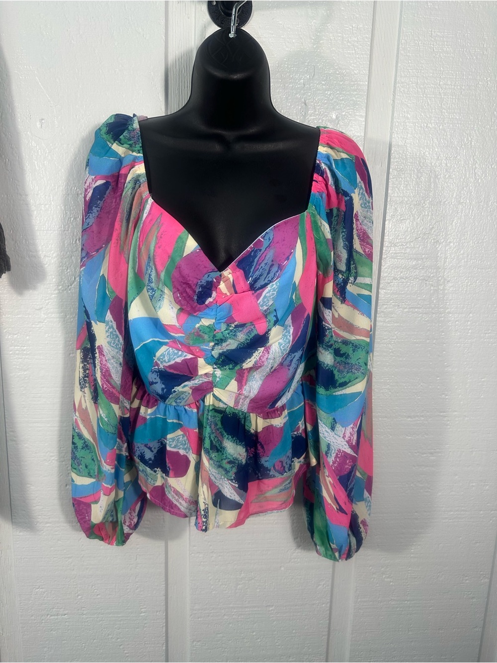 Flying Tomato Multicolored Top Size Medium EUC
